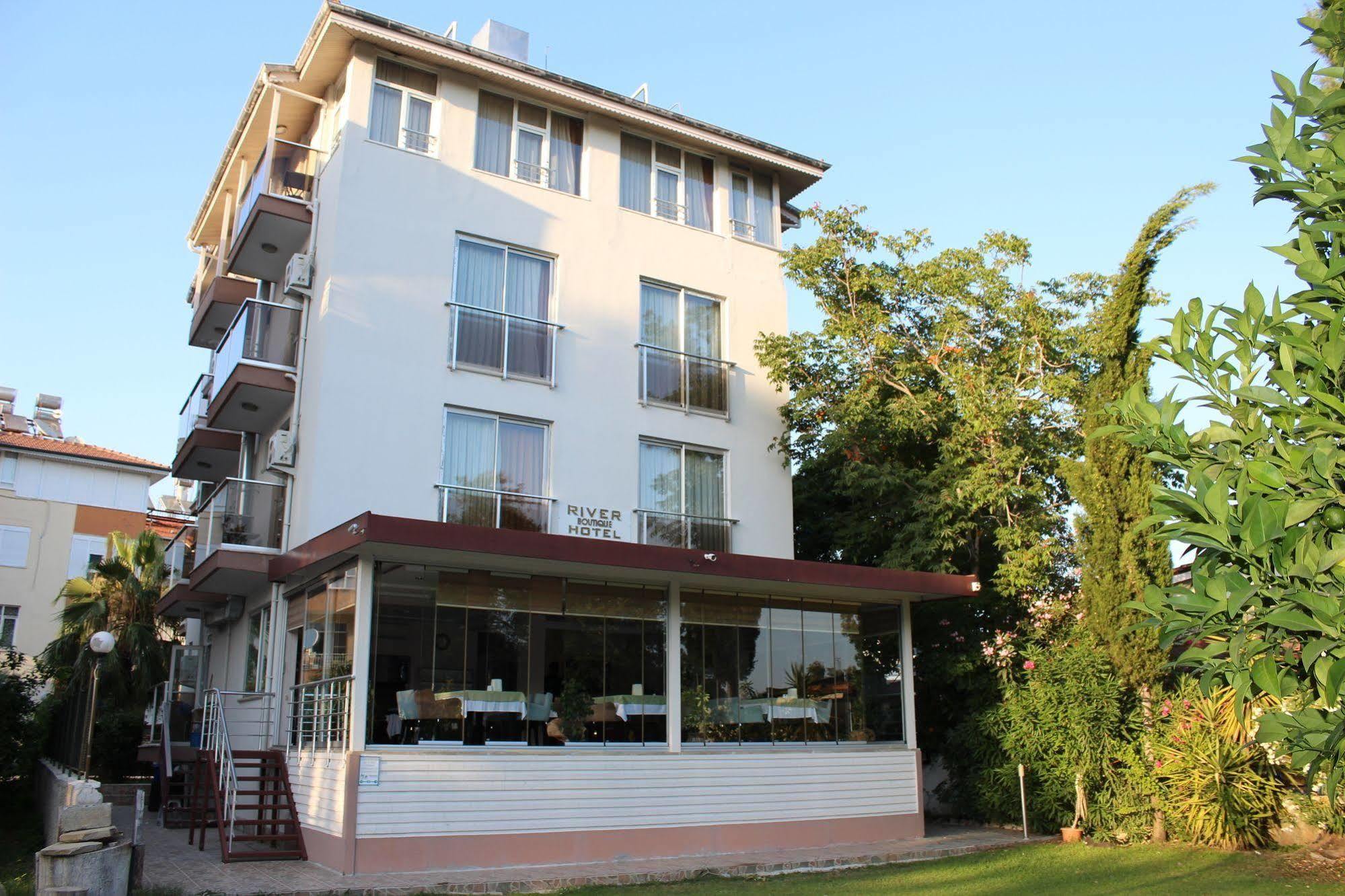 River Hotel มานาฟกัท ภายนอก รูปภาพ